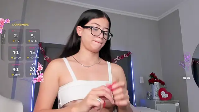 Snapshot of mia_gomez7 chatting on April 2026 01:04:01 PM mia gomez7 online show from April 2026 01:04:01 PM