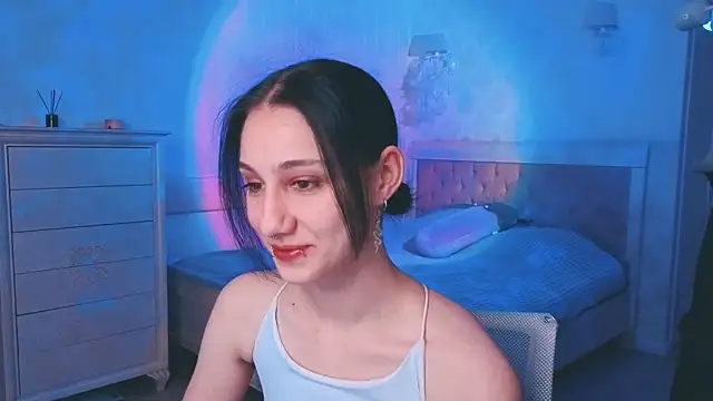 Snapshot of MilaVey chatting on April 2026 07:50:02 PM MilaVey online show from April 2026 07:50:02 PM
