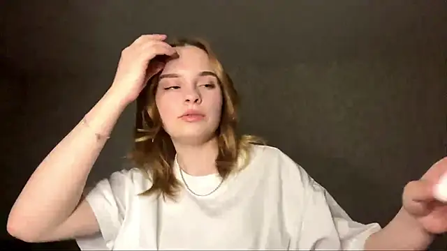 Snapshot of SageFennell chatting on March 2026 05:06:01 PM SageFennell online show from March 2026 05:06:01 PM