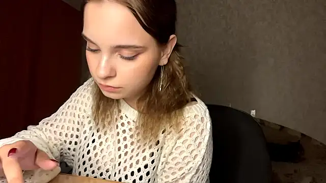 Snapshot of SageFennell chatting on April 2026 07:44:01 PM SageFennell online show from April 2026 07:44:01 PM