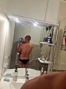 Justfunfree online show from May 2026 01:53:01 PM