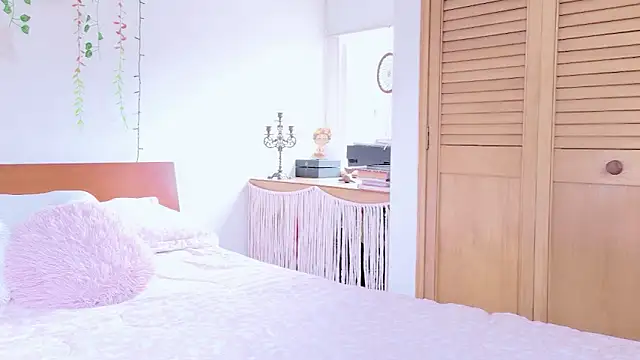 Ajua  Uva online show from March 2026 07:47:02 PM