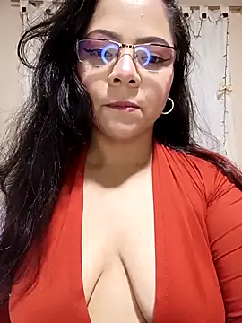 Snapshot of ROUSSE_SINCLAIR chatting on April 2026 07:58:02 PM ROUSSE SINCLAIR online show from April 2026 07:58:02 PM