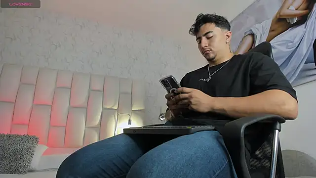 Zane cruz online show from April 2026 12:05:02 PM