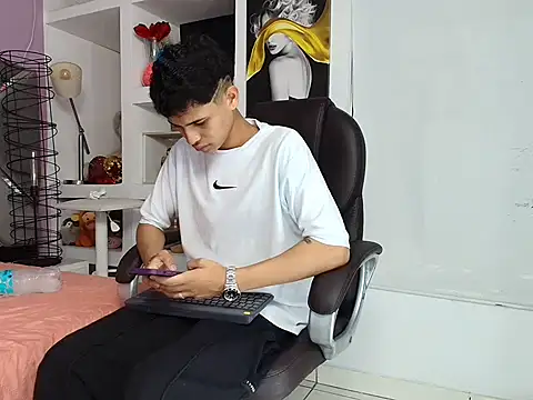 Snapshot of Nico_Viper_ chatting on April 2026 07:30:02 PM Nico Viper online show from April 2026 07:30:02 PM