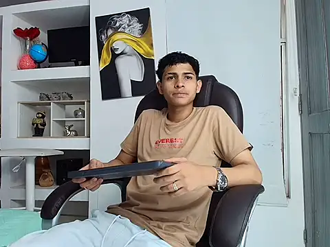 Snapshot of Nico_Viper_ chatting on April 2026 07:41:01 PM Nico Viper online show from April 2026 07:41:01 PM