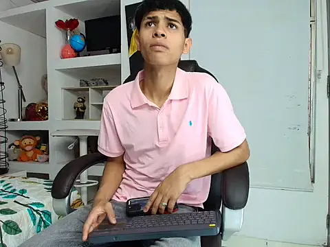 Snapshot of Nico_Viper_ chatting on April 2026 07:21:02 PM Nico Viper online show from April 2026 07:21:02 PM