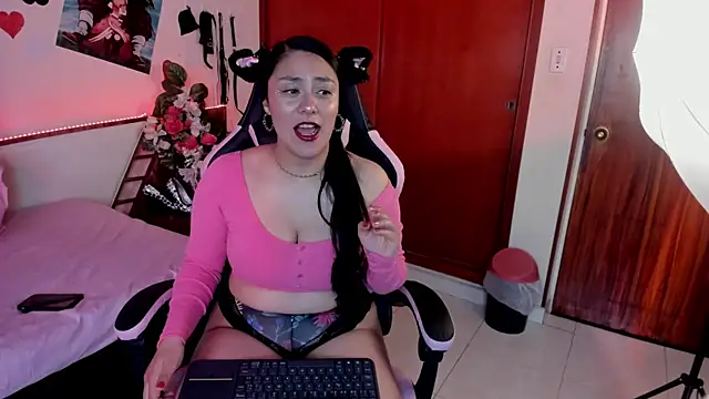 CristalZafiro online show from April 2026 01:26:01 PM