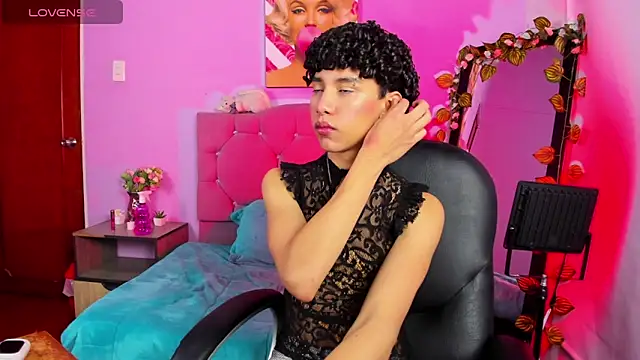 Snapshot of artemis_jones chatting on March 2026 08:37:01 PM artemis jones online show from March 2026 08:37:01 PM