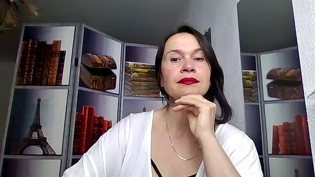 Snapshot of Selena_Moo chatting on April 2026 12:28:02 PM Selena Moo online show from April 2026 12:28:02 PM