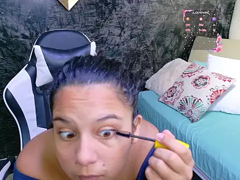Snapshot of Shadai_Ross chatting on May 2026 04:20:02 AM Shadai Ross online show from May 2026 04:20:02 AM