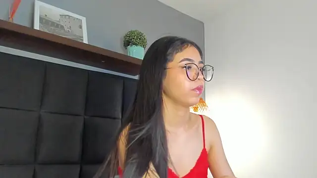 Snapshot of sofi_alix chatting on April 2026 08:06:02 PM sofi alix online show from April 2026 08:06:02 PM