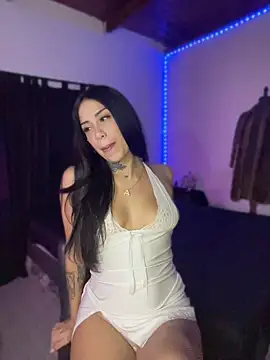 Snapshot of anoramarlowe chatting on April 2026 07:08:02 PM anoramarlowe online show from April 2026 07:08:02 PM