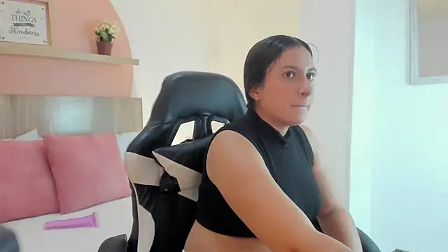 Snapshot of kira_relish chatting on March 2026 01:00:01 PM kira relish online show from March 2026 01:00:01 PM