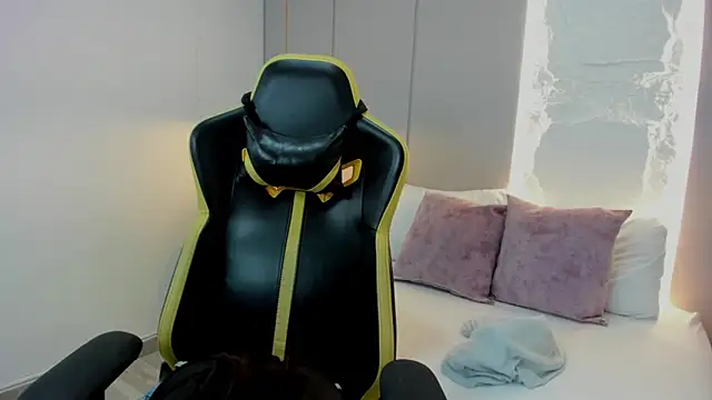 Snapshot of kira_relish chatting on April 2026 11:15:01 AM kira relish online show from April 2026 11:15:01 AM