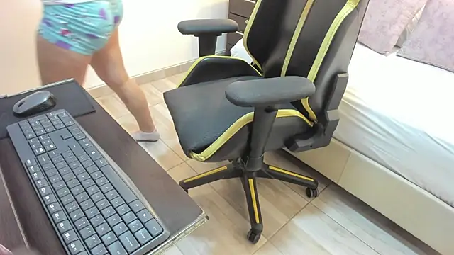 Snapshot of kira_relish chatting on April 2026 11:03:02 AM kira relish online show from April 2026 11:03:02 AM