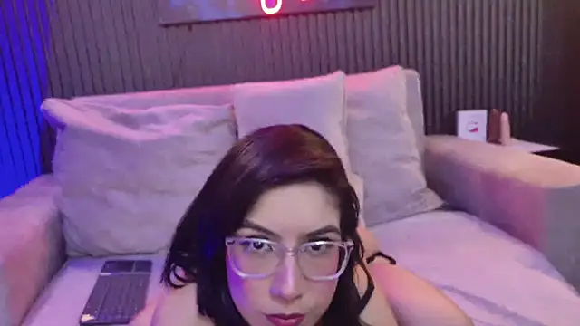 HannaMiller01  online show from April 2026 07:52:02 PM