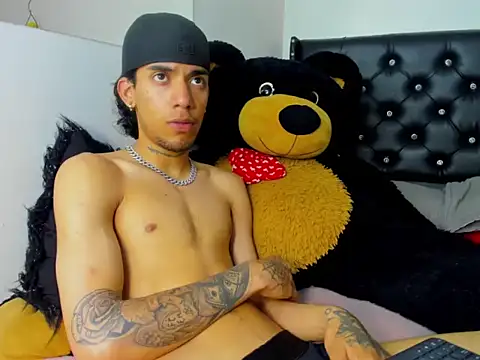Snapshot of Ryder-Stone chatting on May 2026 08:38:01 PM Ryder-Stone online show from May 2026 08:38:01 PM