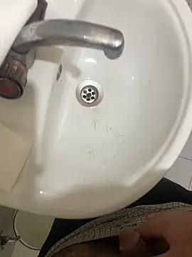 Snapshot of yassineamri chatting on March 2026 08:48:01 PM yassineamri online show from March 2026 08:48:01 PM