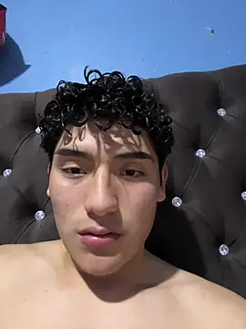 Snapshot of Piero_1369 chatting on July 2026 01:52:01 AM Piero 1369 online show from July 2026 01:52:01 AM