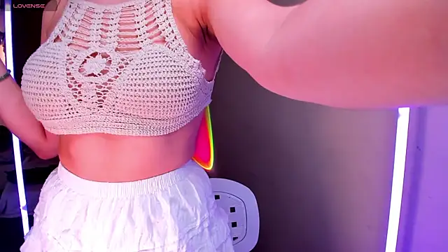 Elly  Green online show from April 2026 02:11:02 AM