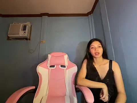 Snapshot of pinay_kitty23 chatting on May 2026 01:28:01 PM pinay kitty23 online show from May 2026 01:28:01 PM