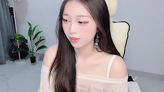 Yukiy8877 online show from April 2026 09:51:02 AM