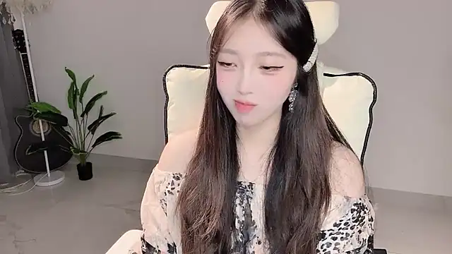 Yukiy8877 online show from April 2026 11:04:02 AM