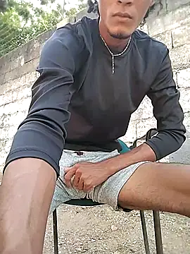 Snapshot of spittermasterpig1 chatting on April 2026 01:16:02 PM spittermasterpig1 online show from April 2026 01:16:02 PM