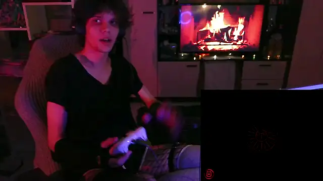 Snapshot of Lucius_Mo chatting on April 2026 09:04:01 PM Lucius Mo online show from April 2026 09:04:01 PM