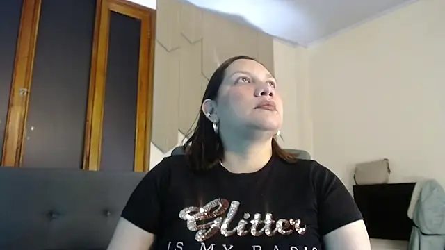 mia coral1 online show from April 2026 03:24:01 AM