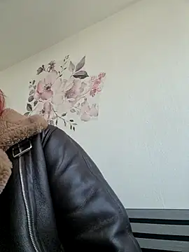 Snapshot of EvaThorn chatting on March 2026 06:51:01 AM EvaThorn online show from March 2026 06:51:01 AM