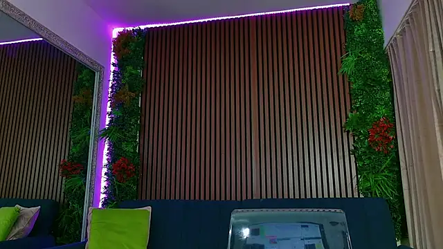 Snapshot of EvaThorn chatting on April 2026 05:27:02 AM EvaThorn online show from April 2026 05:27:02 AM