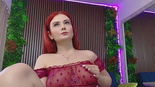 Snapshot of EvaThorn chatting on April 2026 05:29:02 AM EvaThorn online show from April 2026 05:29:02 AM