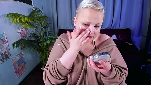 Snapshot of -HwasaMoore chatting on April 2026 05:41:01 AM -HwasaMoore online show from April 2026 05:41:01 AM