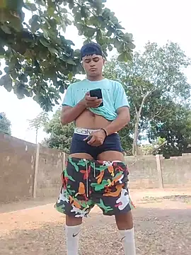 Snapshot of HOTRAINYGOLDEN chatting on March 2026 07:03:01 PM HOTRAINYGOLDEN online show from March 2026 07:03:01 PM