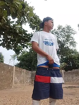 Snapshot of HOTRAINYGOLDEN chatting on March 2026 12:16:01 PM HOTRAINYGOLDEN online show from March 2026 12:16:01 PM