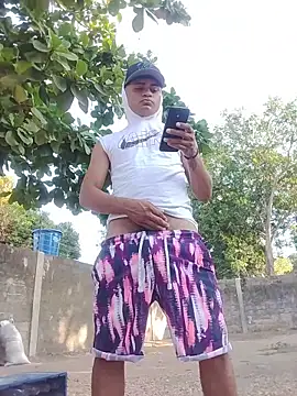 Snapshot of HOTRAINYGOLDEN chatting on April 2026 11:51:02 AM HOTRAINYGOLDEN online show from April 2026 11:51:02 AM