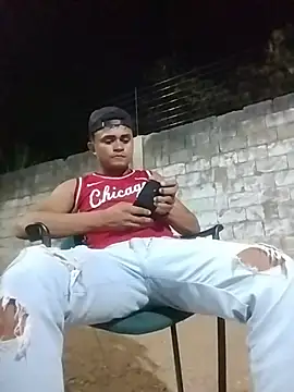 Snapshot of HOTRAINYGOLDEN chatting on April 2026 07:24:01 AM HOTRAINYGOLDEN online show from April 2026 07:24:01 AM