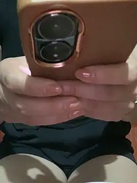 Snapshot of Zinii99 chatting on March 2026 07:25:01 PM Zinii99 online show from March 2026 07:25:01 PM