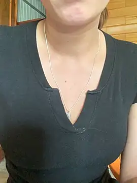 Snapshot of Zinii99 chatting on April 2026 07:31:01 AM Zinii99 online show from April 2026 07:31:01 AM