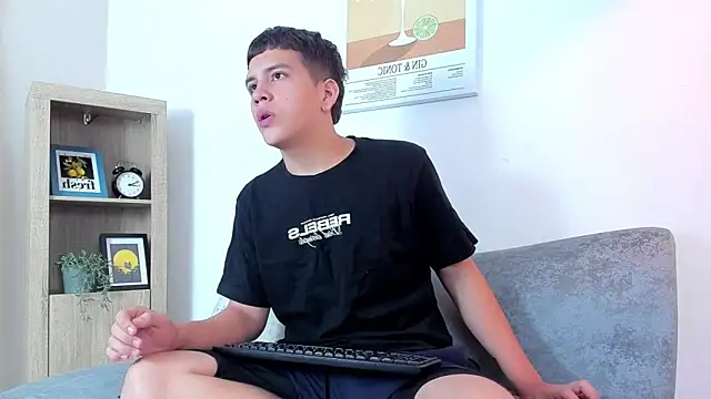 dennis hills online show from March 2026 01:11:02 PM