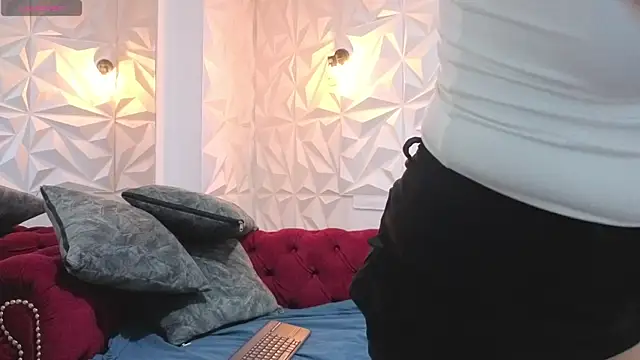 Snapshot of sara_blue13 chatting on April 2026 06:14:02 PM sara blue13 online show from April 2026 06:14:02 PM