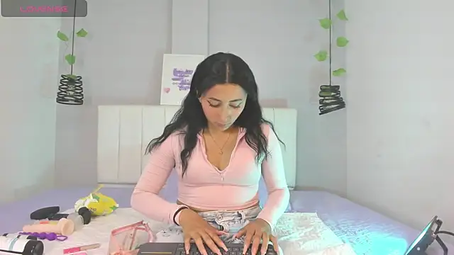 Snapshot of Khalessy_j chatting on April 2026 09:37:02 PM Khalessy j online show from April 2026 09:37:02 PM