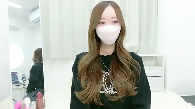 Snapshot of salachan_v chatting on April 2026 11:19:01 AM salachan v online show from April 2026 11:19:01 AM