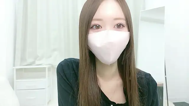 Snapshot of salachan_v chatting on April 2026 11:33:01 AM salachan v online show from April 2026 11:33:01 AM