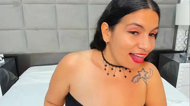 Snapshot of DianaSheren chatting on April 2026 07:48:01 PM DianaSheren online show from April 2026 07:48:01 PM