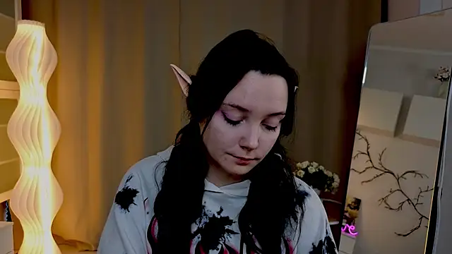 Snapshot of KaraNeagle chatting on April 2026 06:13:01 AM KaraNeagle online show from April 2026 06:13:01 AM