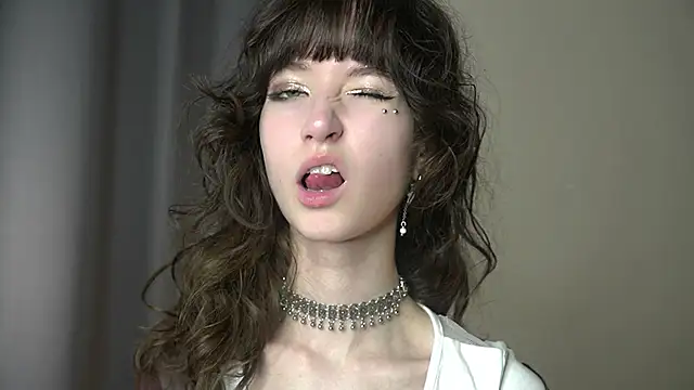 Snapshot of DellaLeck chatting on March 2026 07:47:02 PM DellaLeck online show from March 2026 07:47:02 PM