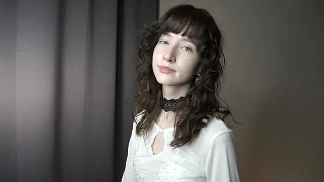 Snapshot of DellaLeck chatting on April 2026 08:06:01 PM DellaLeck online show from April 2026 08:06:01 PM